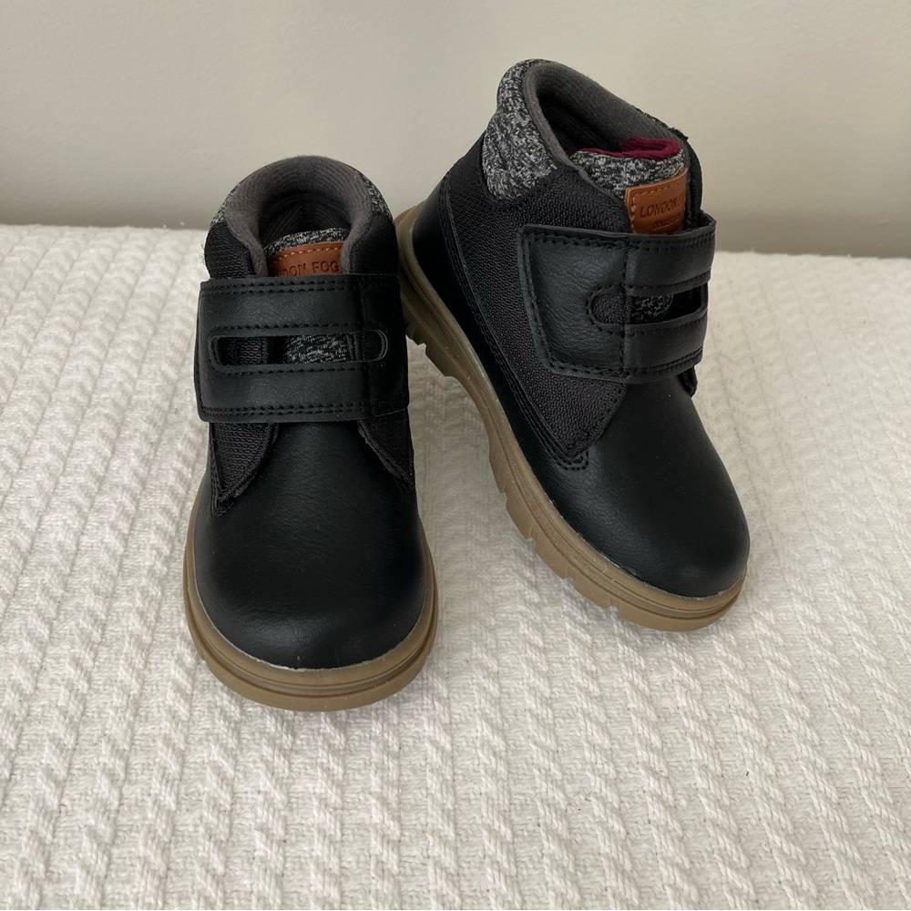 NWOT London Fog Toddler Boys 8 Black Boots Hook & Loop Comfy Cozy Cute Warm